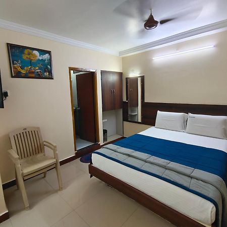 Hotel Dkr Residency Тирупати Екстериор снимка