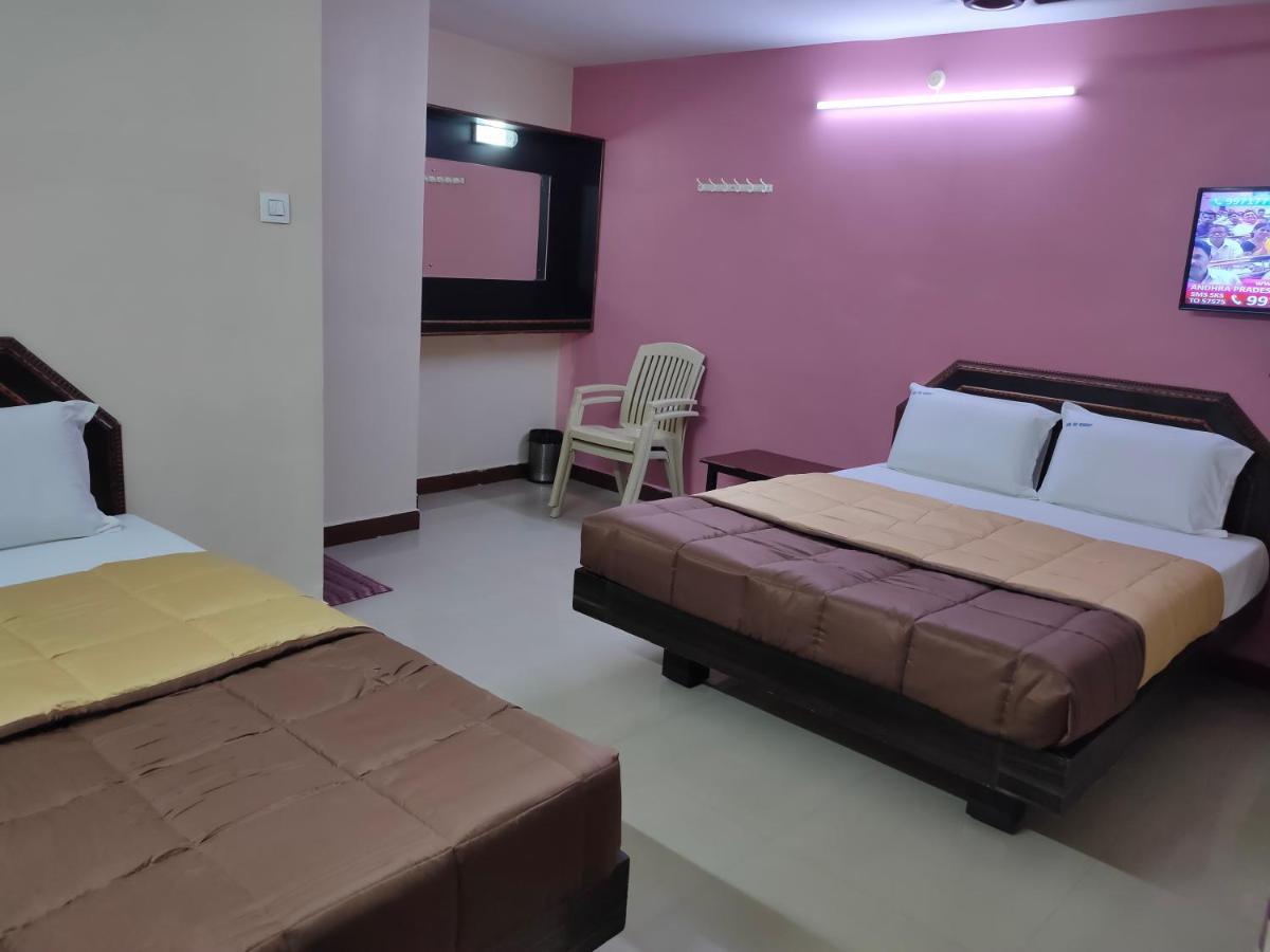 Hotel Dkr Residency Тирупати Екстериор снимка