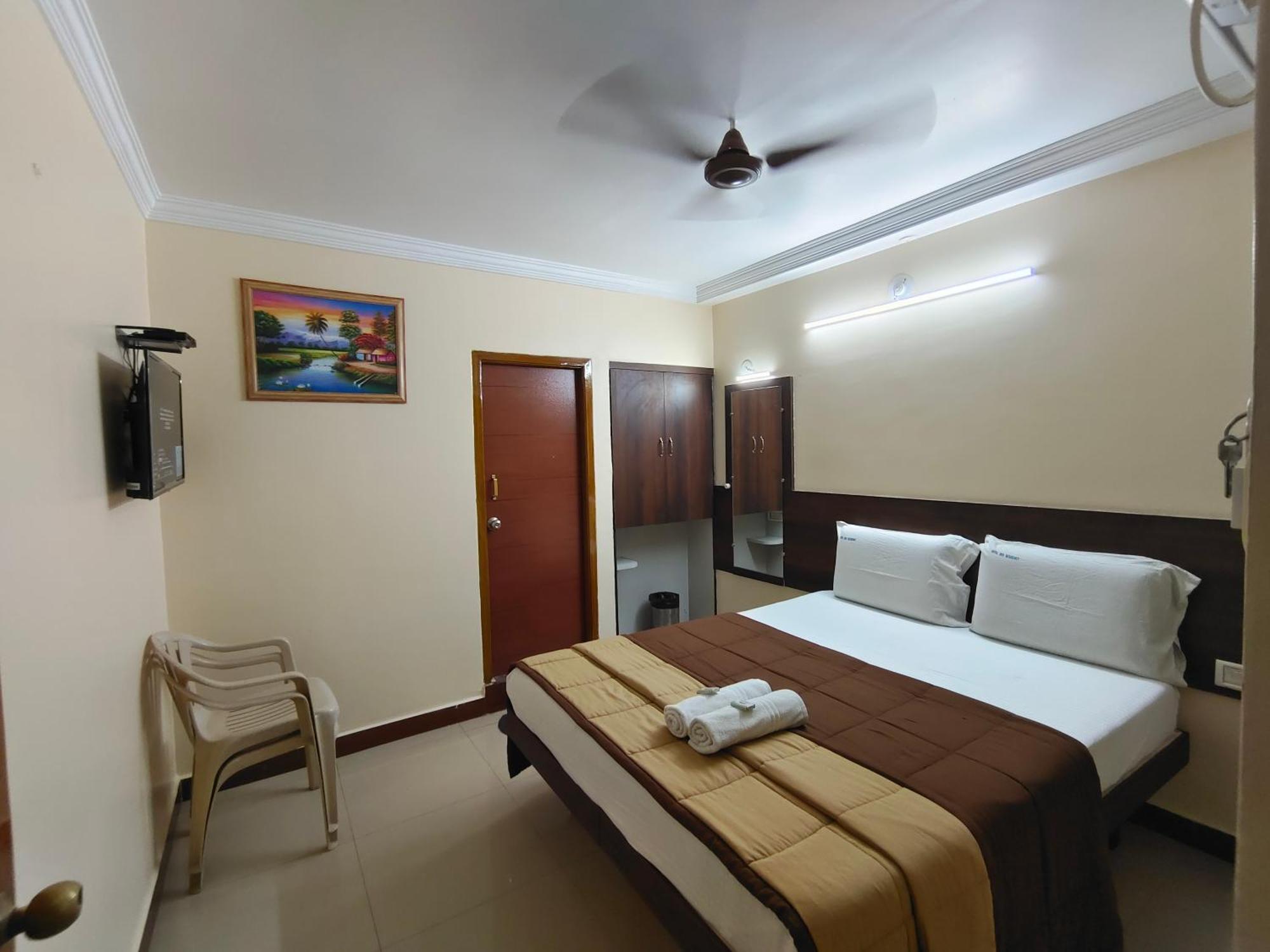 Hotel Dkr Residency Тирупати Екстериор снимка
