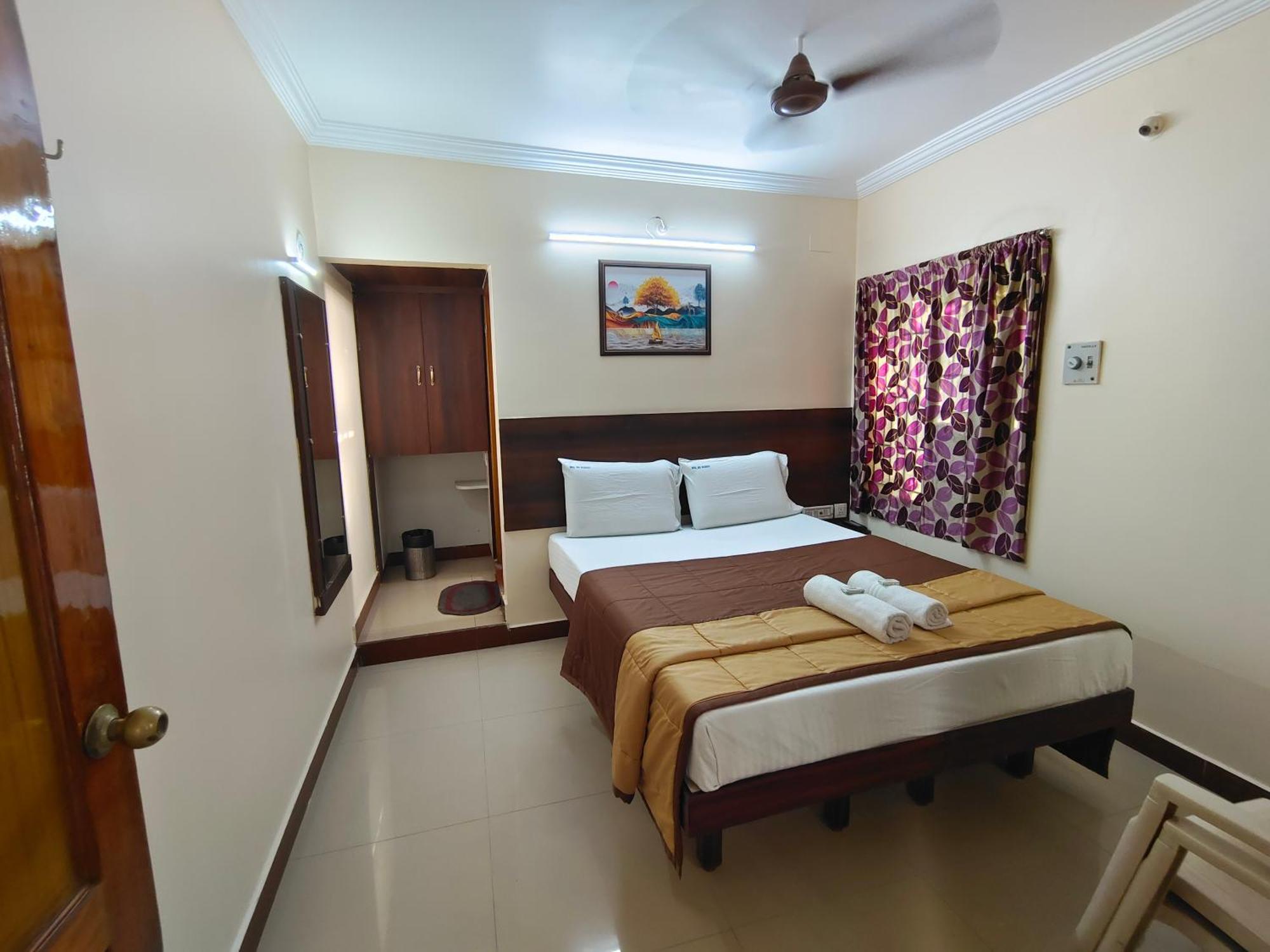 Hotel Dkr Residency Тирупати Екстериор снимка