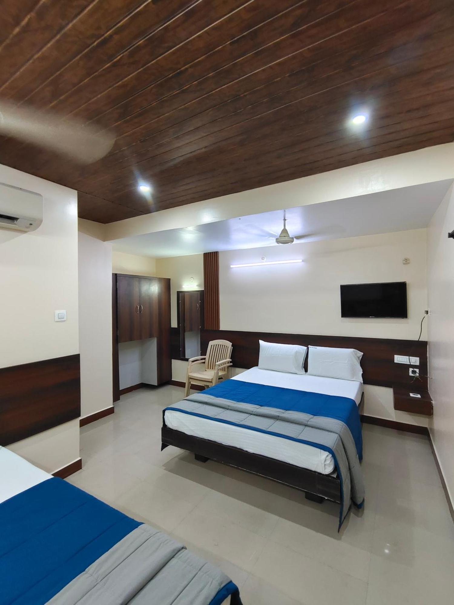 Hotel Dkr Residency Тирупати Екстериор снимка